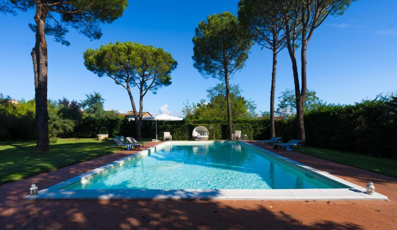 Villa Ines Charme Near Lucca Altopascio Bagian luar foto